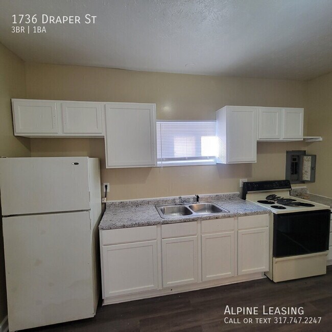 Building Photo - 1736 Draper St