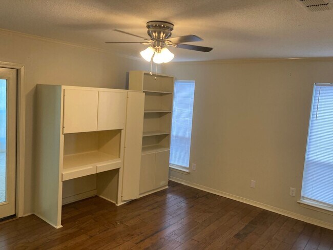 Building Photo - 613-613 Kings Mountain Dr