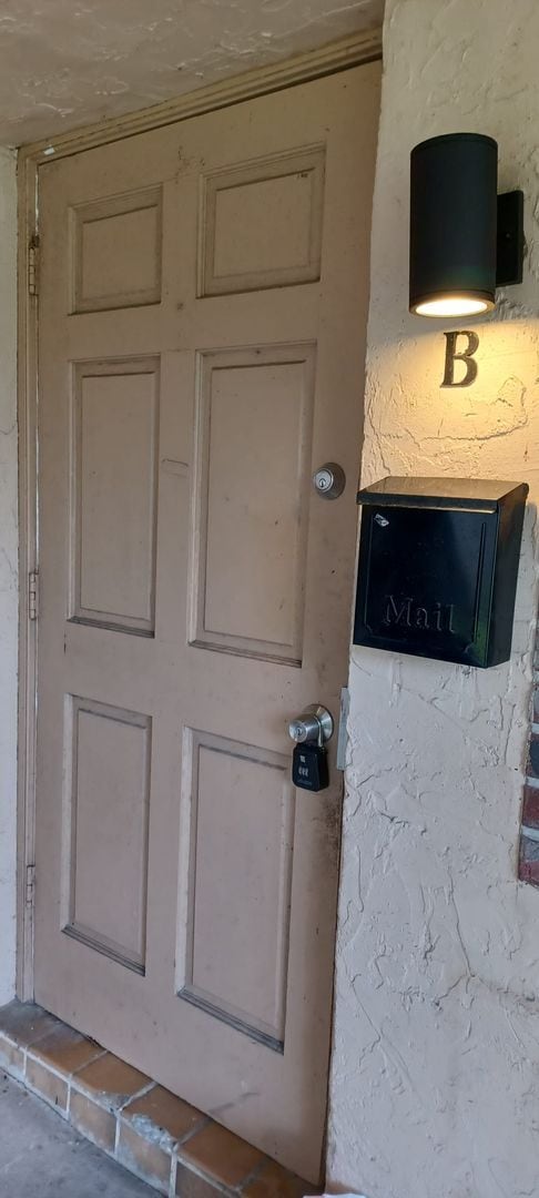 Building Photo - Stylish Fort Lauderdale 3/2 with Stainless...