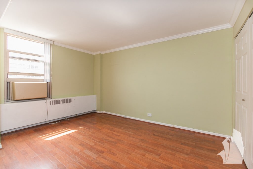 Building Photo - 3950 N Lake Shore Dr