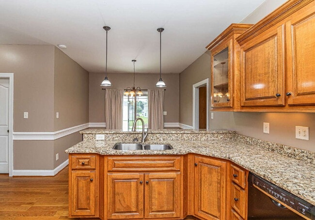 Building Photo - Spacious 2-Story in Pikeville! 3 BR | 2.5 BA w/ Bonus Room *Lawn Care / Trash Included*