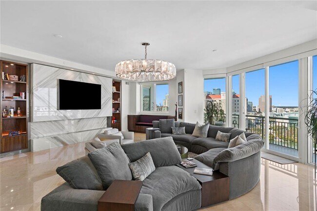 Building Photo - 450 Knights Run Ave