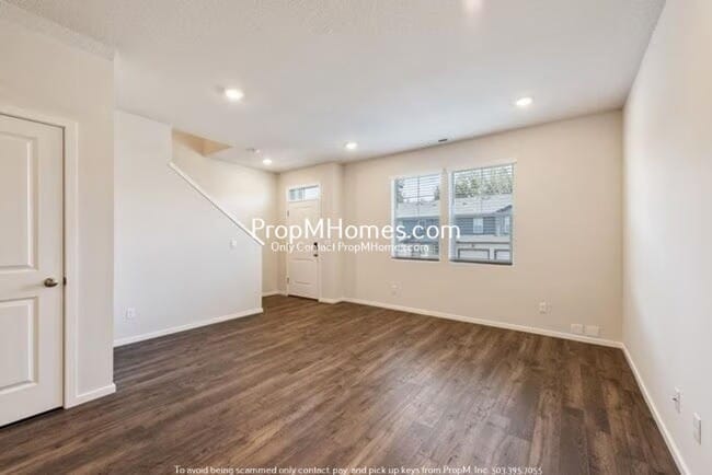 Building Photo - 884 N 18th Ave