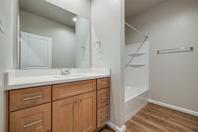 Building Photo - 107 Pk Pl Cir