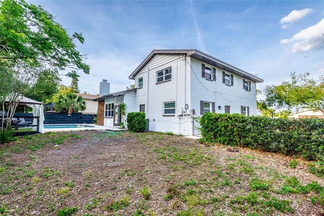 Building Photo - 518 Crestover Dr