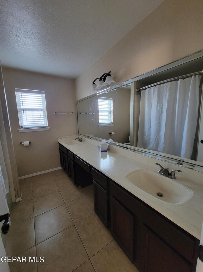 Building Photo - 305 Garden Grove Ln