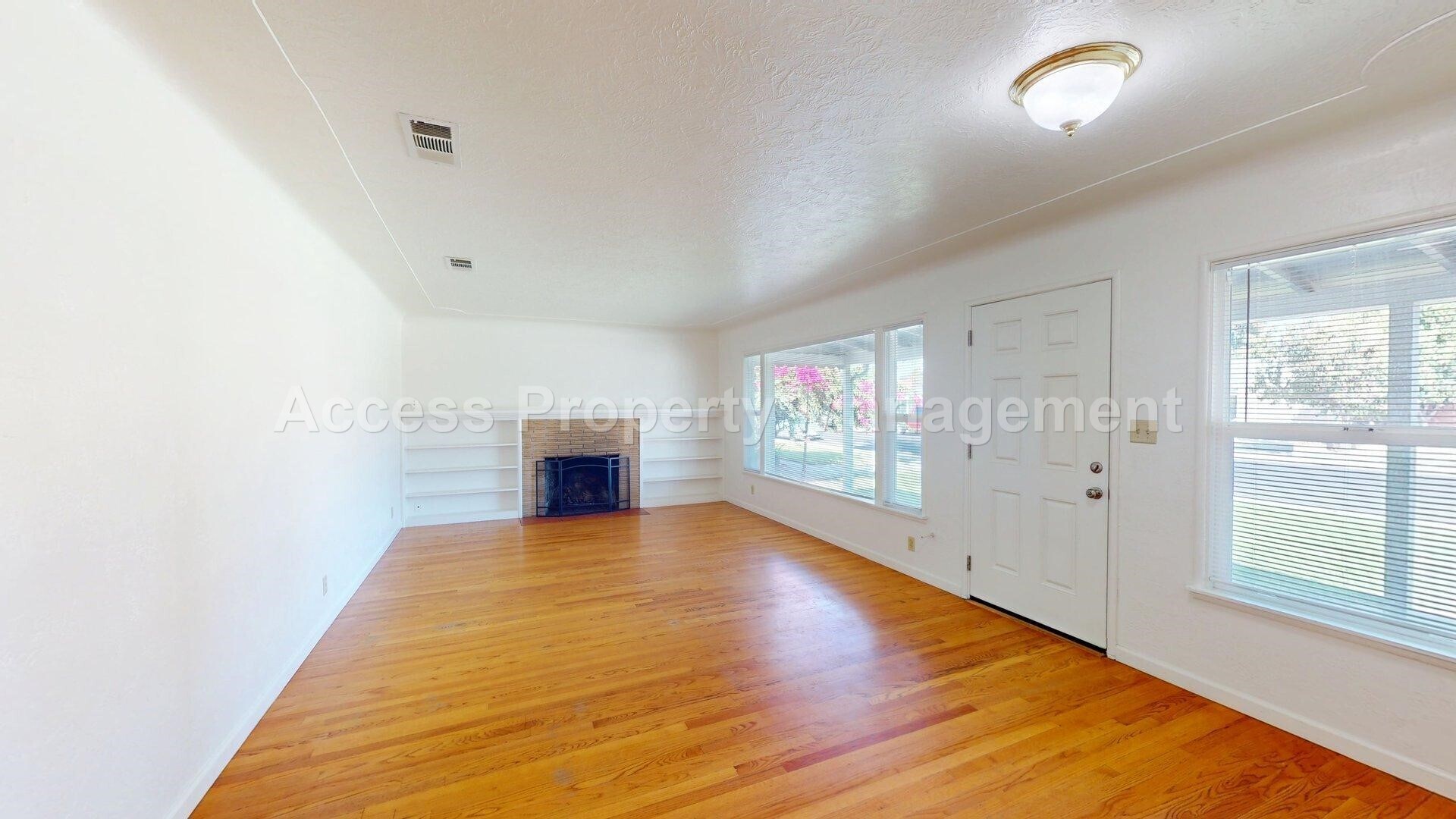 Building Photo - 2324 Bellamy St