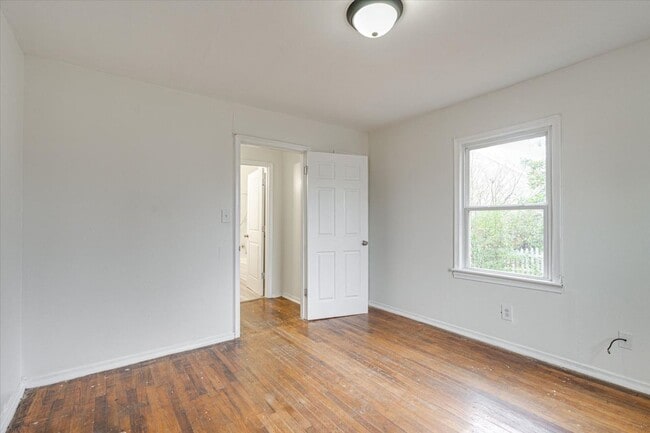 Building Photo - 1615 Heather St