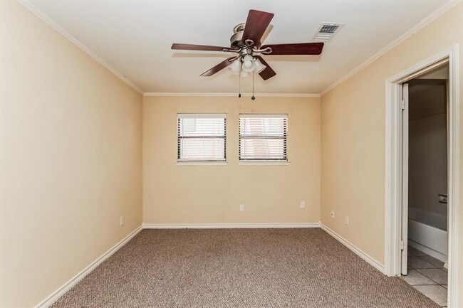 Building Photo - 1404 Norwalk Ln