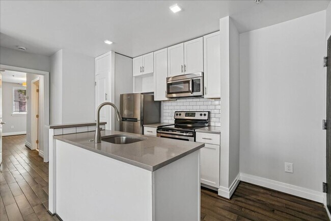 Building Photo - RAZDCPROPERTIES TRUST