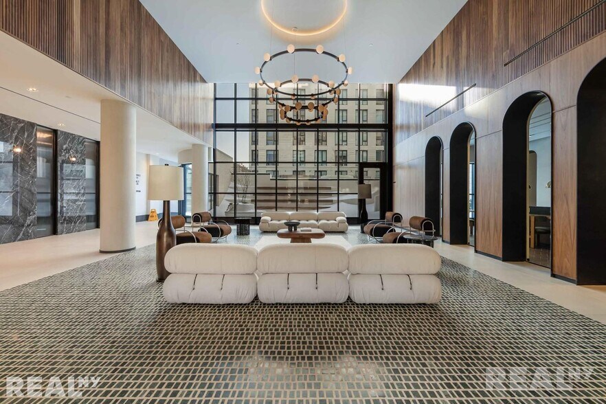 Building Photo - 953 Dean St