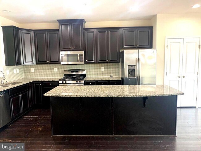 Building Photo - 9457 Virginia Jane Way