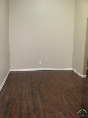 Building Photo - 423 Top Hill Dr