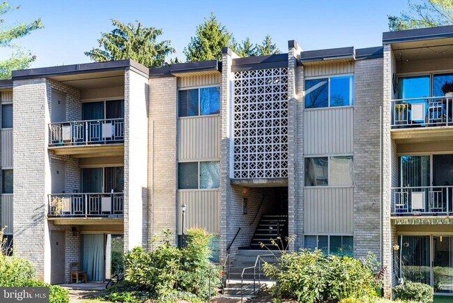 Building Photo - 12215 Braxfield Ct