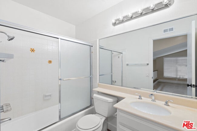 Building Photo - 26952 Garret Dr