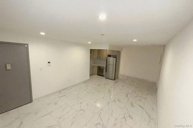 Building Photo - 95-04 Allendale St