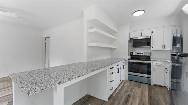 Building Photo - 828 W Caraway St