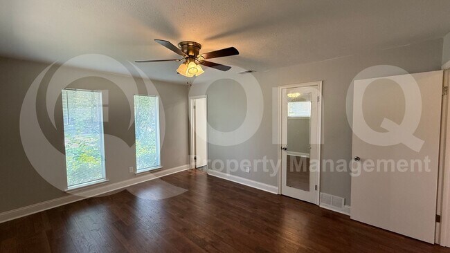 Building Photo - 8347 Lullwater Dr