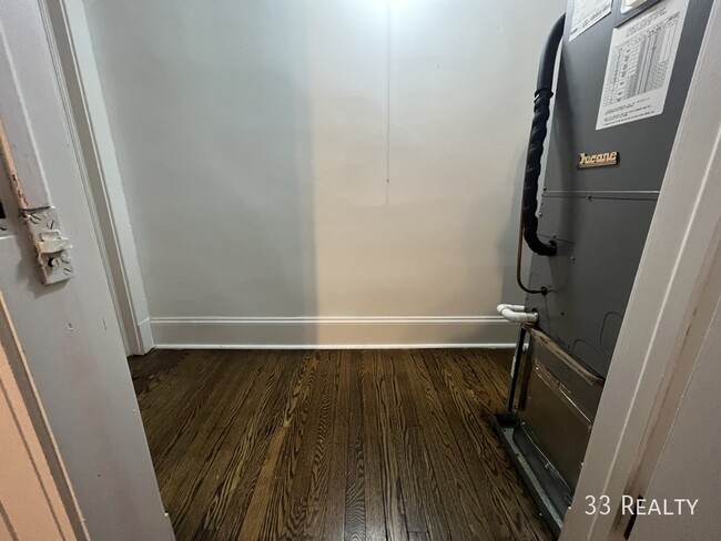 Building Photo - 1 Bed 1 Bath with IN UNIT LAUNDRY in Ander...