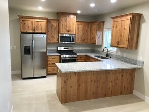 Building Photo - Newly Built Home with 3 (Yes 3) Primary Suites complete with full Bathroom in ideal location!