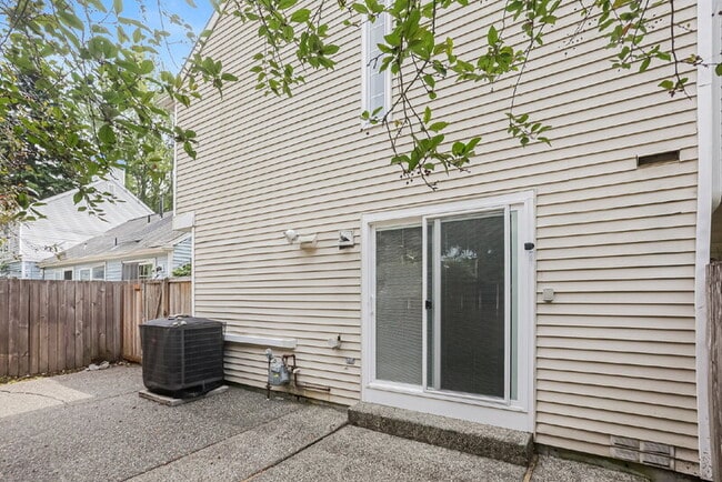 Building Photo - 10278 NE 129th Ln