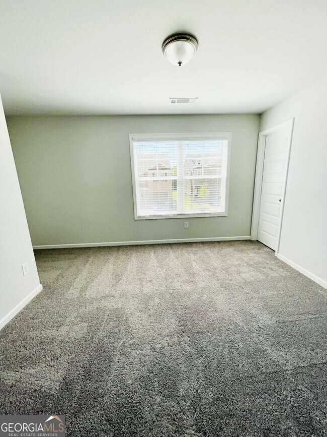 Building Photo - 3030 Westgate Park Dr