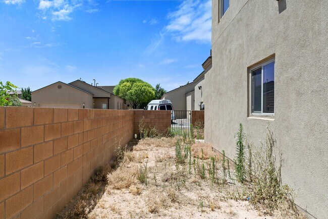 Building Photo - 2316 Penn Ave SE