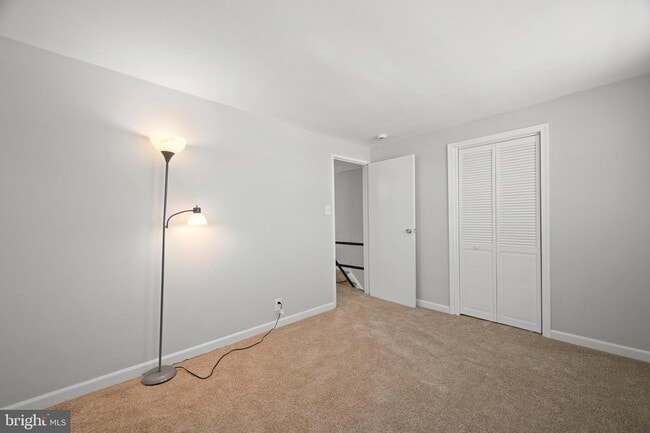 Building Photo - 817 5th St