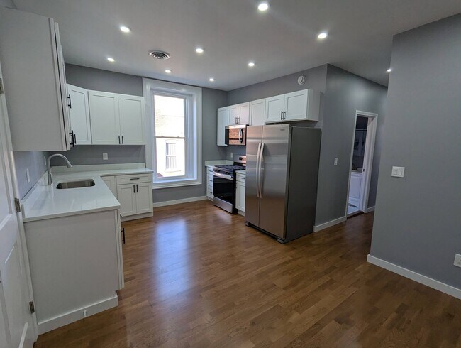 Building Photo - 171 Remsen St