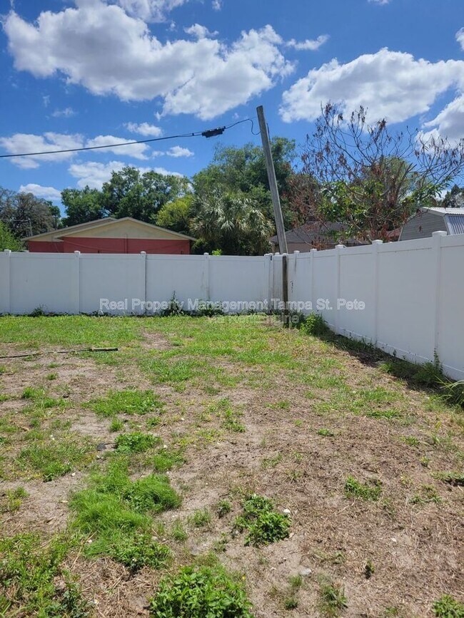 Building Photo - 1711 E New Orleans Ave