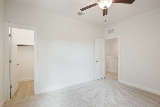 Building Photo - 148 Isabella Wy