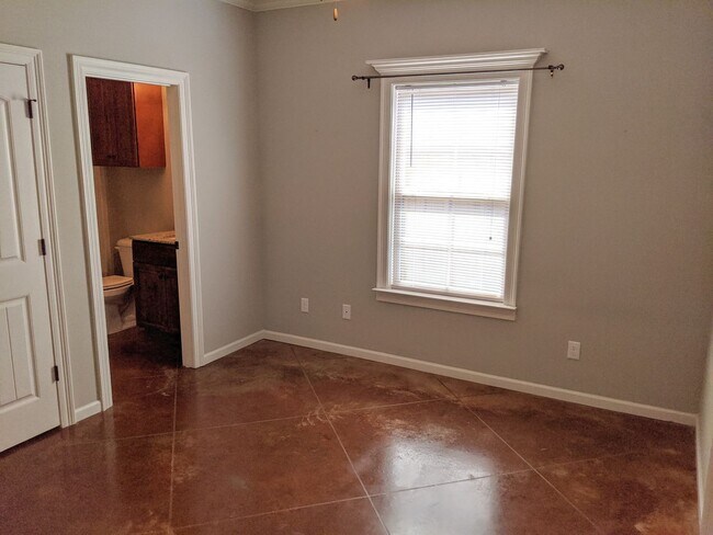 Building Photo - 112 Guilbeau Rd