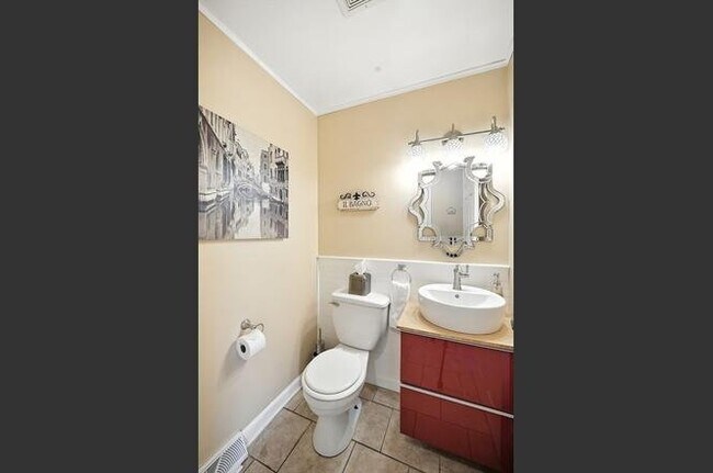 Building Photo - 52 Luden St