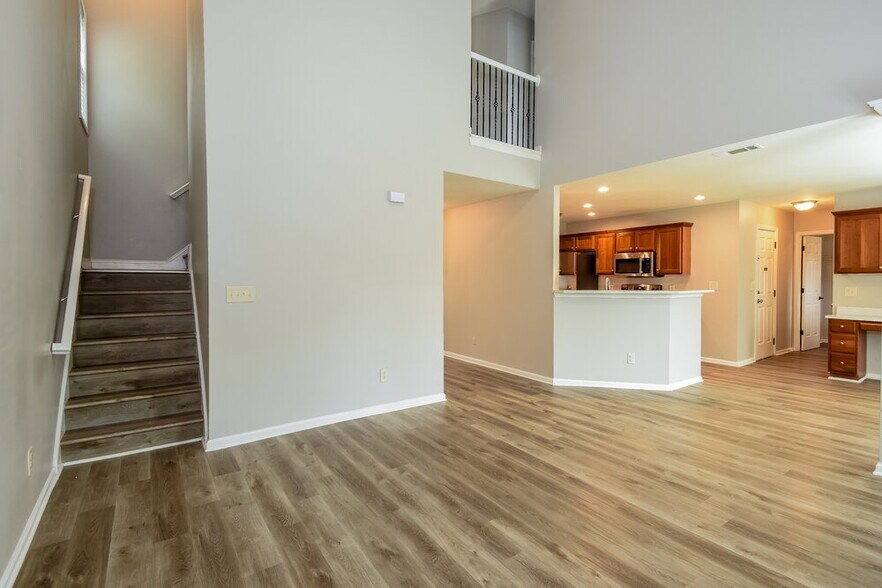 Building Photo - 6176 Mulberry Park Dr