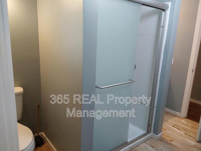 Building Photo - 2201 12th St