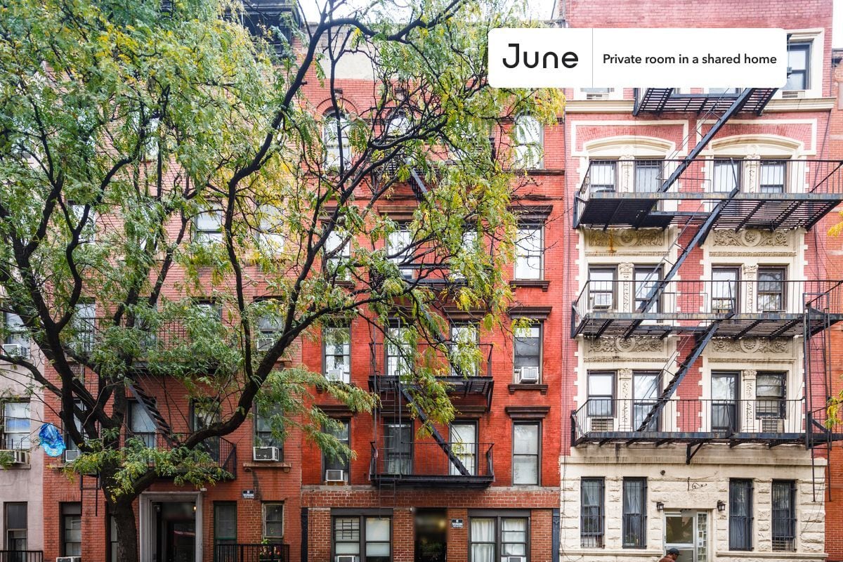Building Photo - Room in Shared 3 bed/1 bath home in Hell's Kitchen