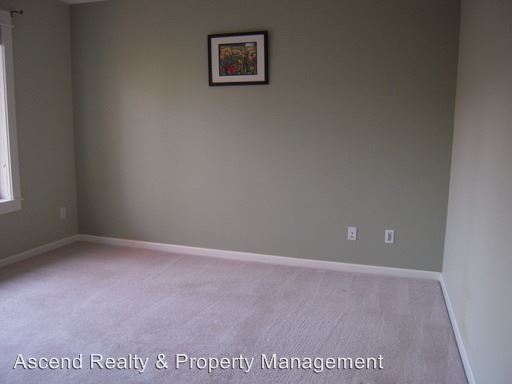 Building Photo - 7732 SW Carrollon Dr