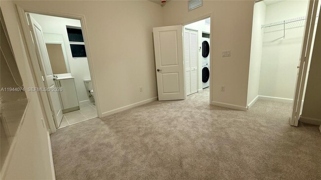 Building Photo - 2617 SE 27th Dr