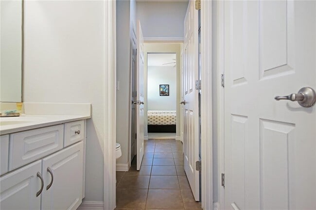 Building Photo - 2545 Rosemont Cir