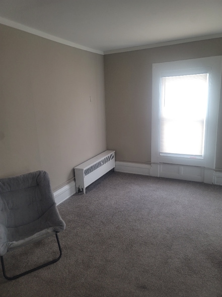 Building Photo - 232 Elm St