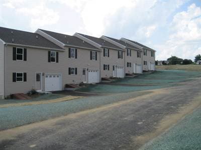 Building Photo - Townhouse For Rent $1995