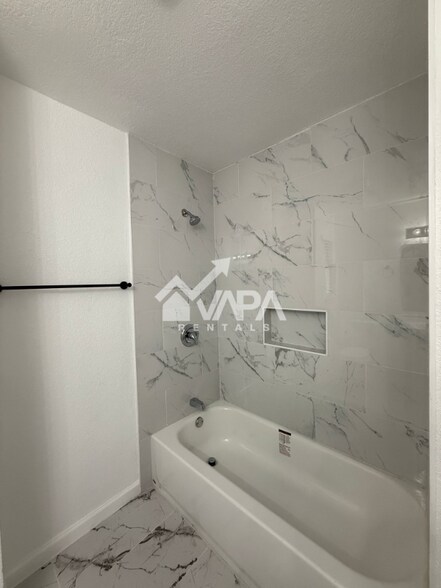 Building Photo - 230 Craigmont Ln