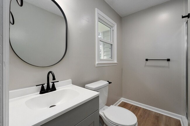 Building Photo - Charming 3 bedroom house in Springfield,MO!
