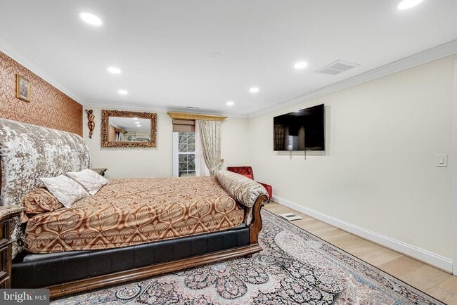 Building Photo - 10904 Gainsborough Rd