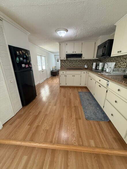 Building Photo - 354 Vaca Rd