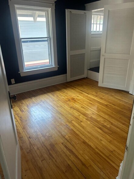 1st Bedroom - 1303 Wealthy St SE