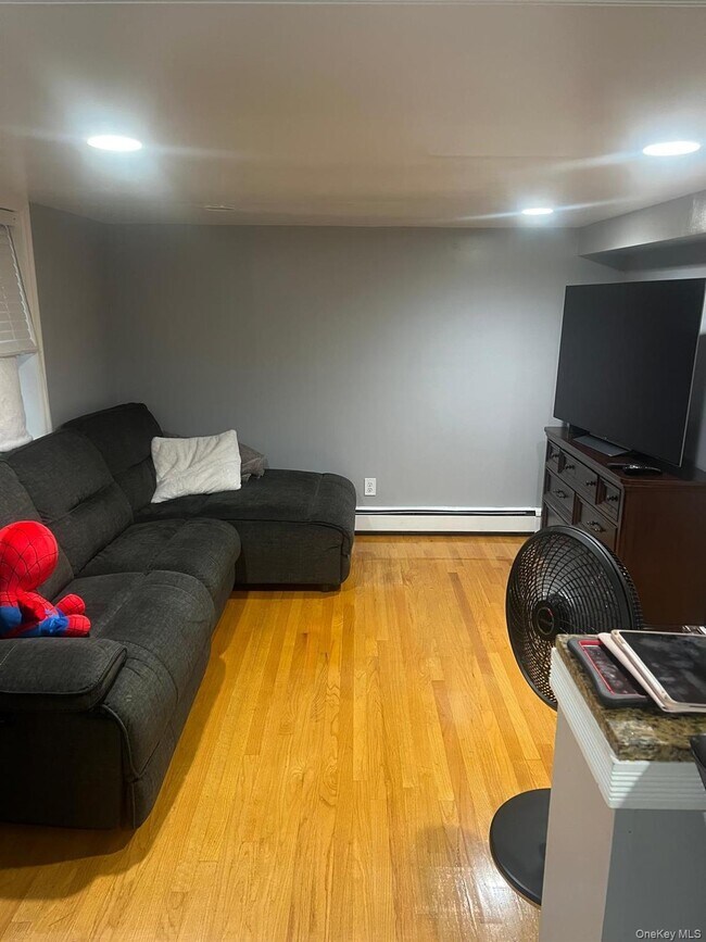 Building Photo - 14 Alexander Pl