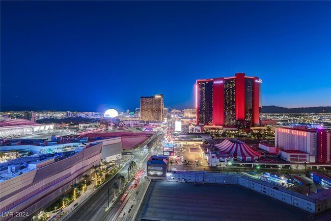 Building Photo - 2700 S Las Vegas Blvd