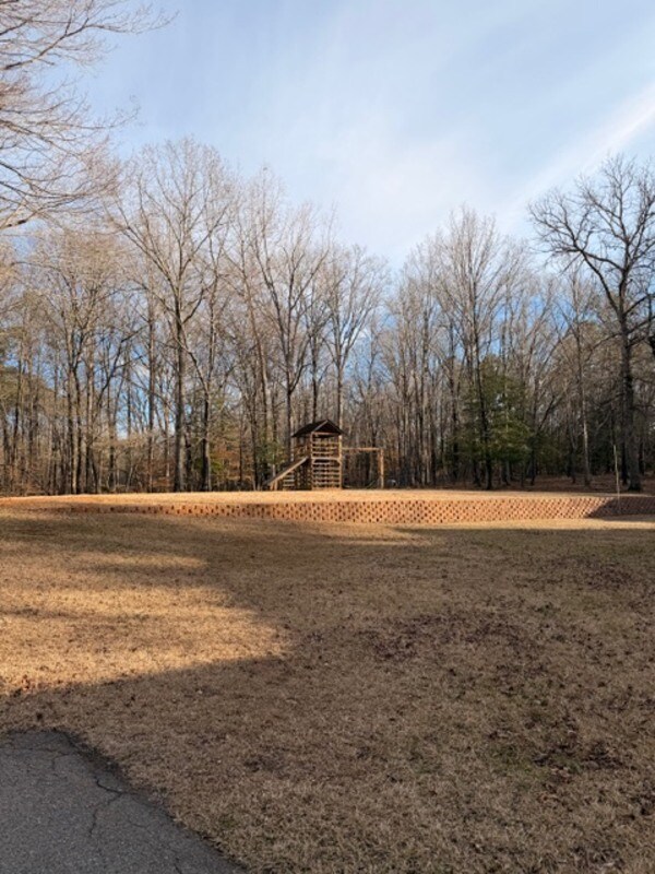 Building Photo - 250 Running Deer Rd