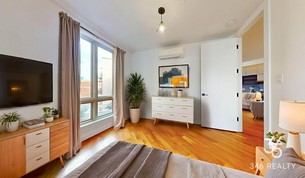 Building Photo - Myrtle Avenue